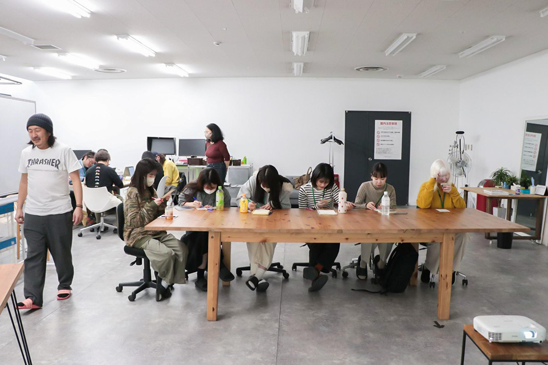 自己紹介ビンゴの様子